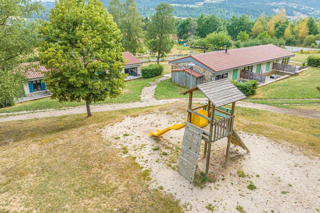 Village De Gites De La Foret De Ganigal Le Malzieu-Ville Dış mekan fotoğraf
