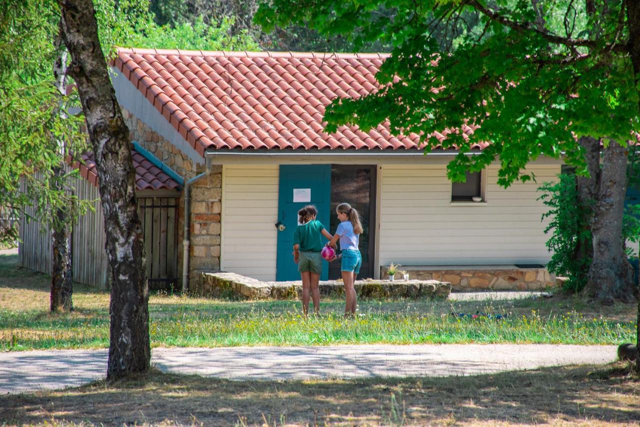 Village De Gites De La Foret De Ganigal Le Malzieu-Ville Dış mekan fotoğraf