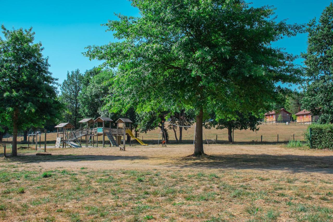 Village De Gites De La Foret De Ganigal Le Malzieu-Ville Dış mekan fotoğraf